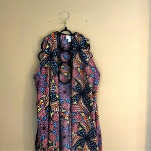 Lularoe, size small, Flowy top that goes down to legs. Looks new.